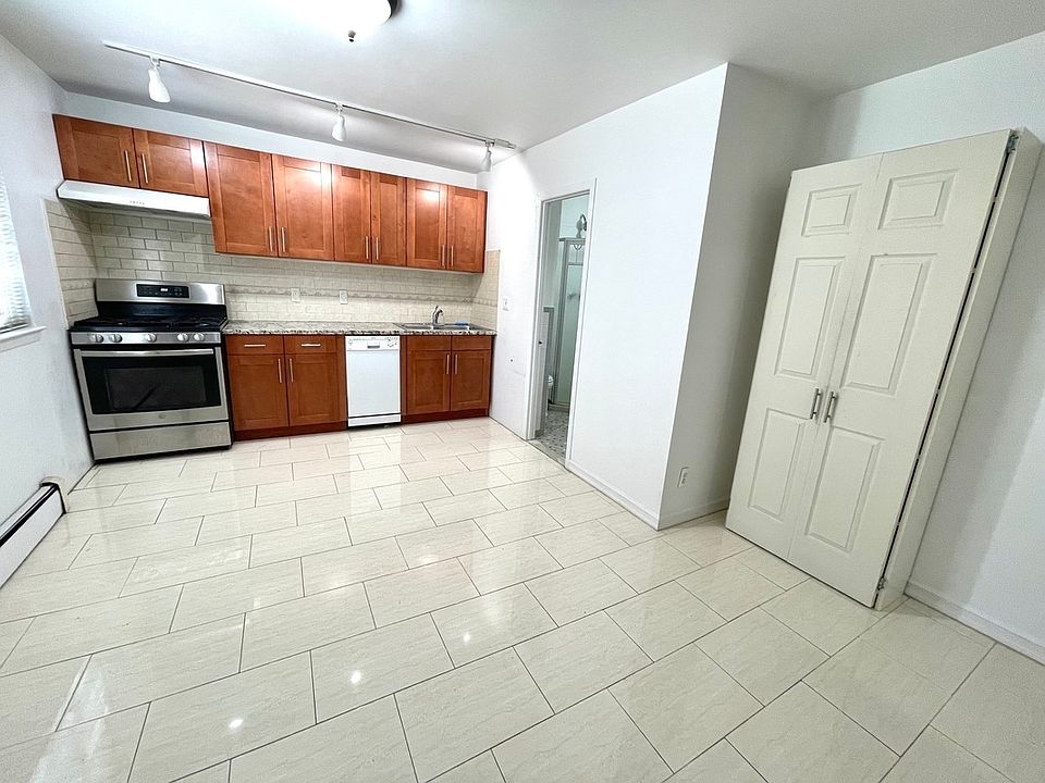 1st image of 23-26 42nd St #A1
