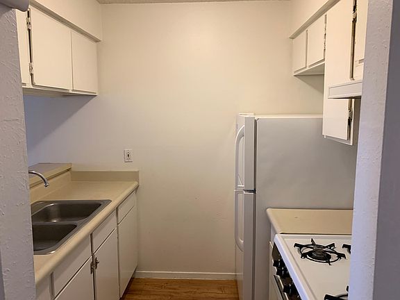 5th image of 10810 Newmont Rd APT 4