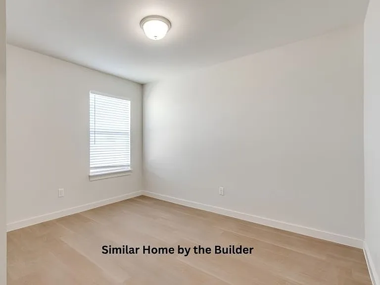 1616 Highland Loop — Photo 4