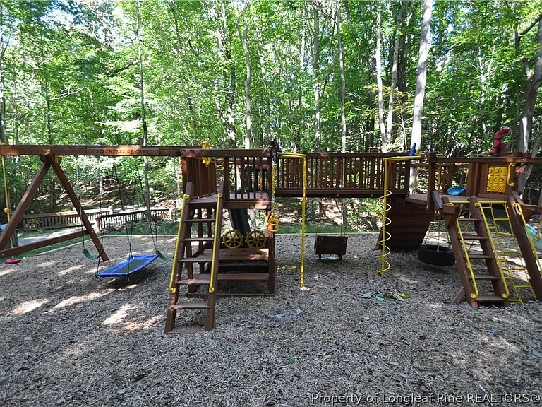 240 Beechtree Dr — Photo 30
