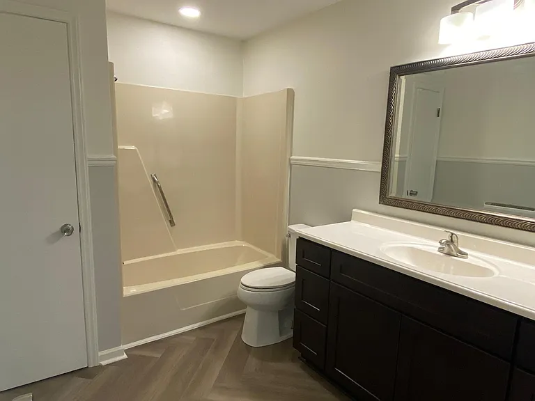 910 Providence Pl — Photo 12