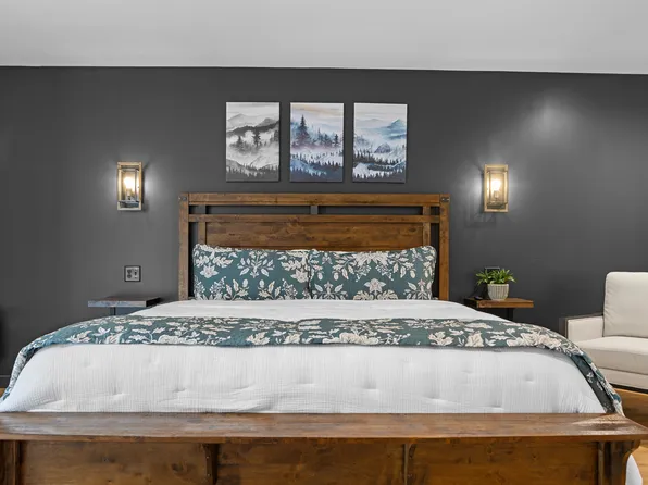 76 S Toe River Rd, Burnsville, NC
