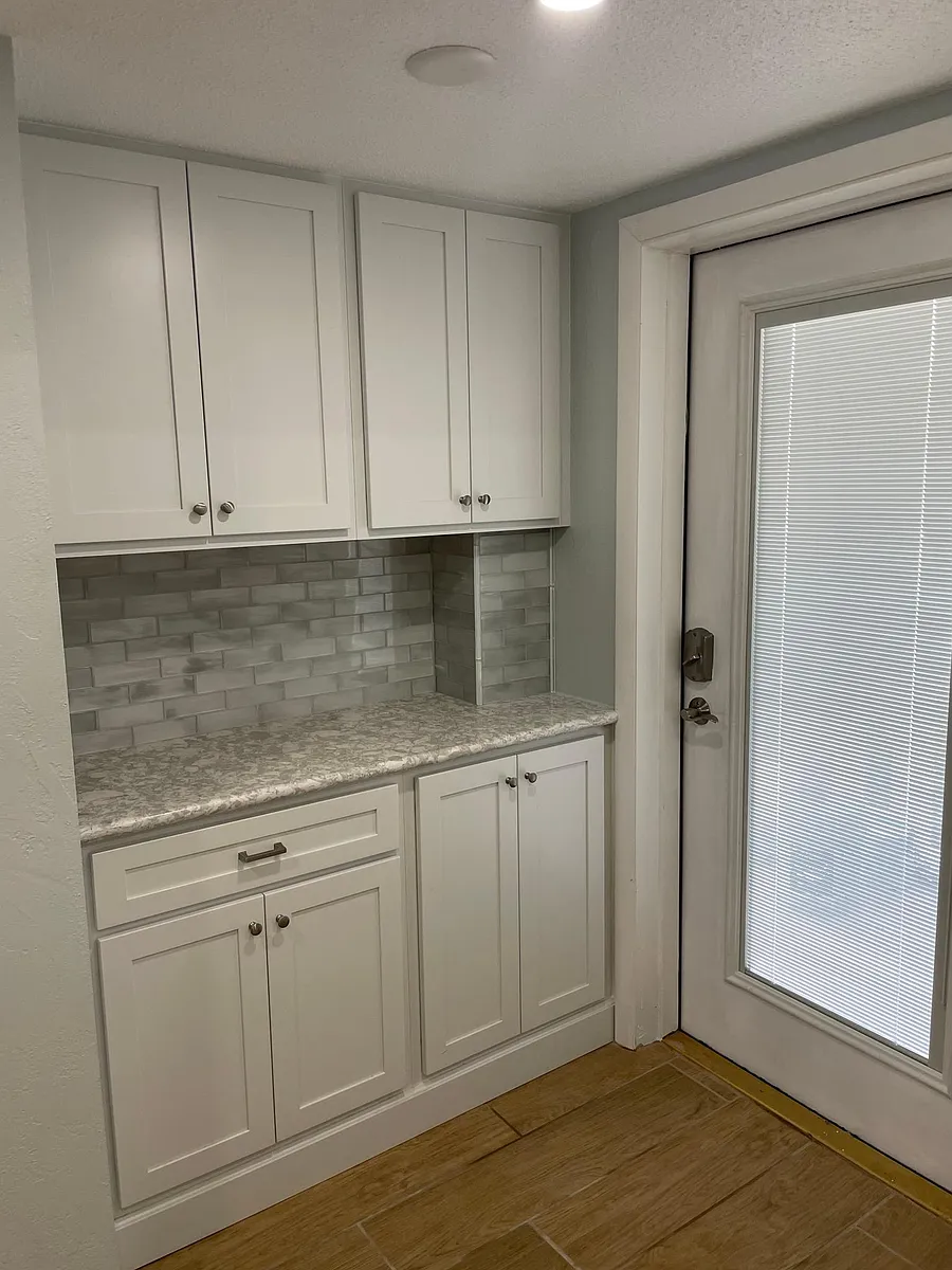 Front Door and entry - 2131 Lakeview Dr #310