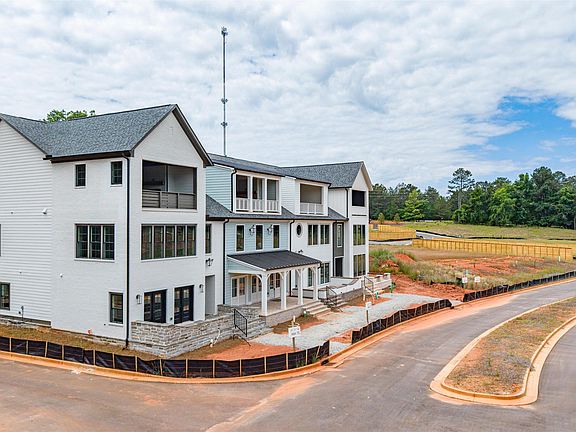 4th image of 70 Vesper Grand Ave