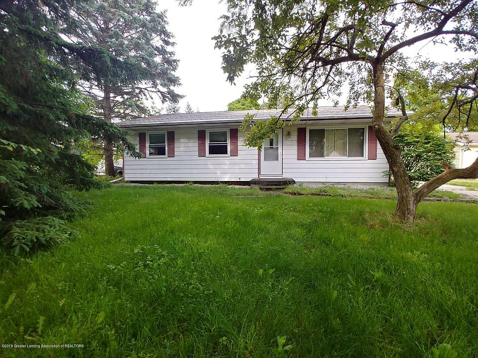 1st image of 835 Warner Ave