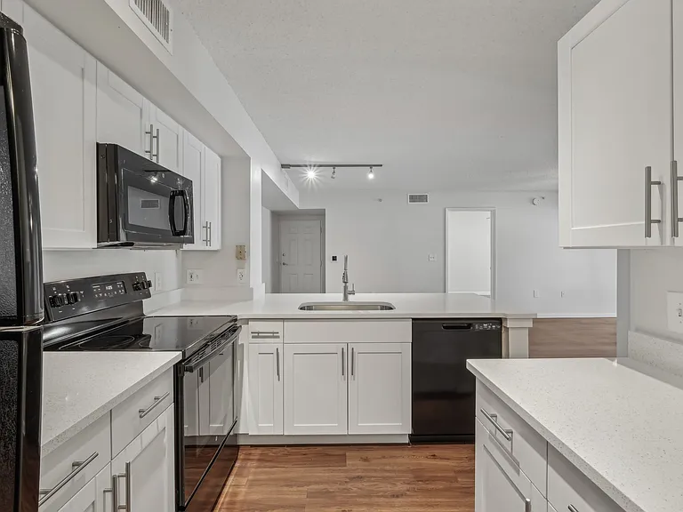 Coquina Cove Apartments — Photo 32