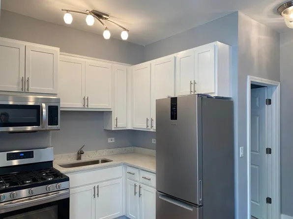 855 N Parkside Ave APT 1F, Chicago, IL 60651