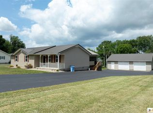 207 Indian Hills Dr, Glasgow, KY 42141