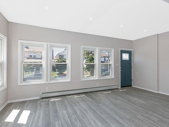 5th image of 8527 152nd St