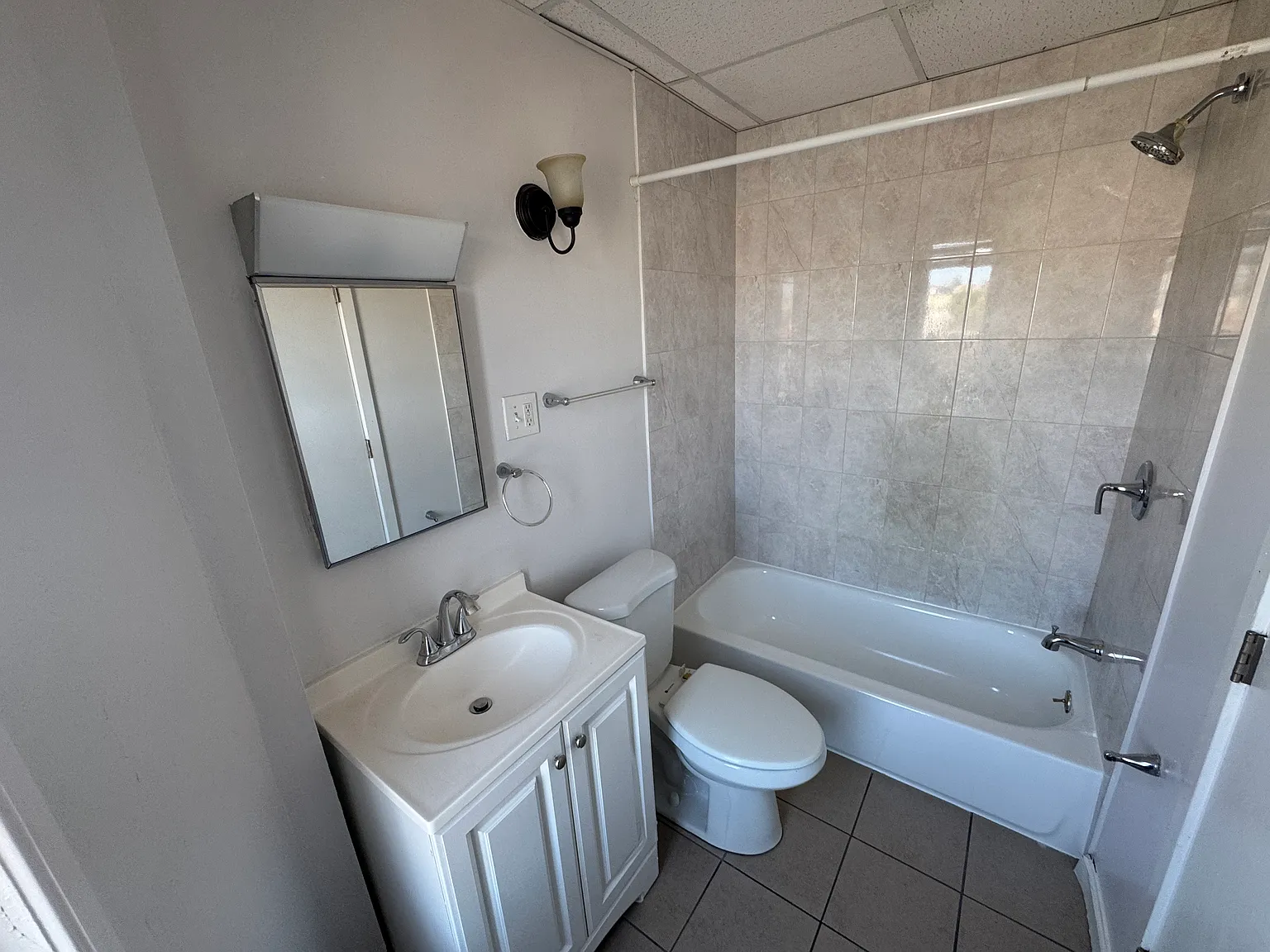 1 bed, $2,100 — Photo 2