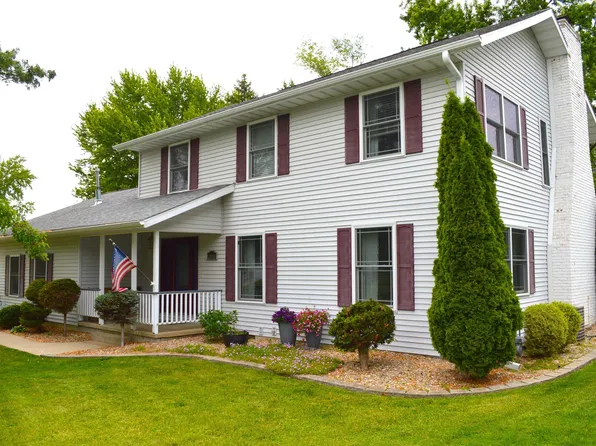 12018 N Woodland Acres Dr, Syracuse, IN 46567