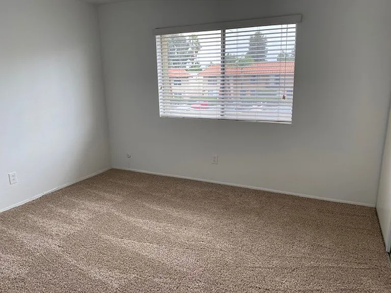Sun Valley Gardens Apartments — Photo 37