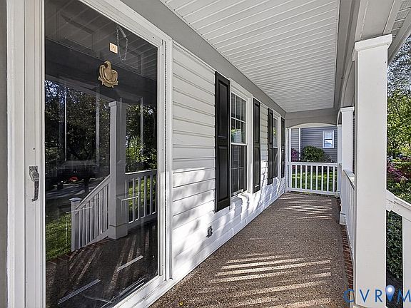 2nd image of 2340 Lancashire Dr