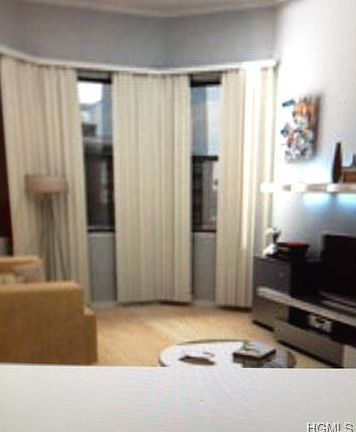 4th image of 947 Ave Saint John APT 4B