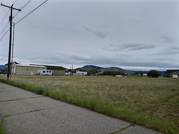 3rd image of 7925 Avocet Dr