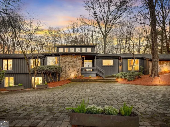 9480 Huntcliff Trce, Sandy Springs, GA 30350