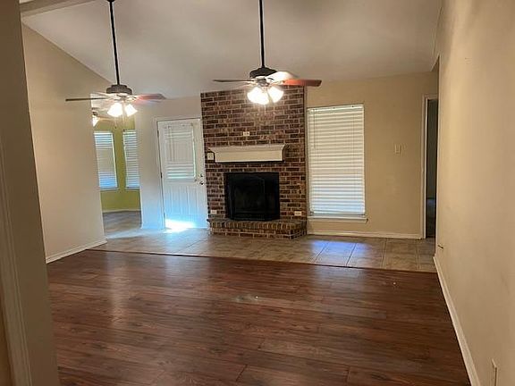 3rd image of 27 Cherrywood Cir