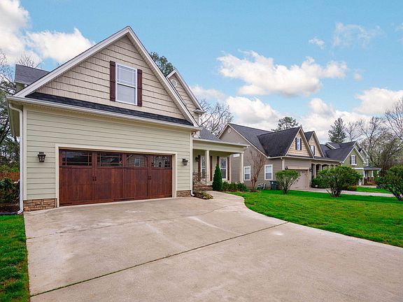 3rd image of 4950 Hamillville Ct