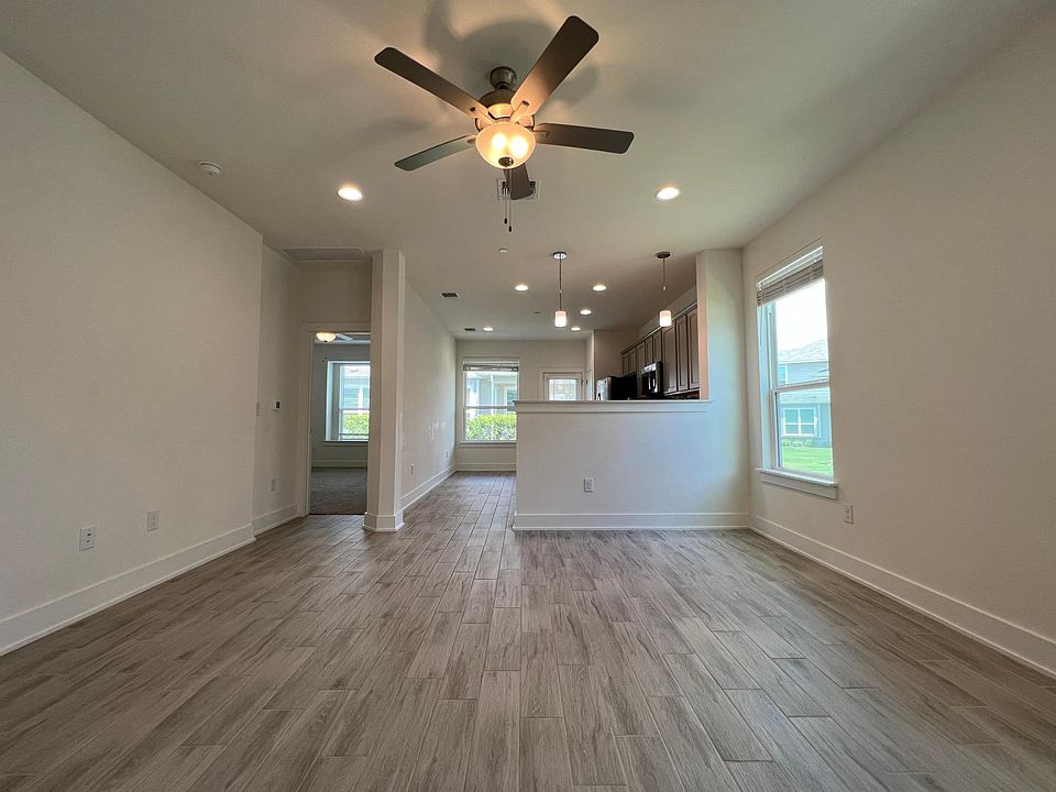Excellent sight lines from living room through to kitchen and eat in nook.