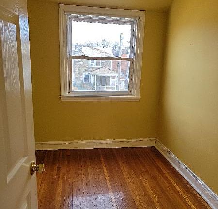 3rd image of 818 Cypress St