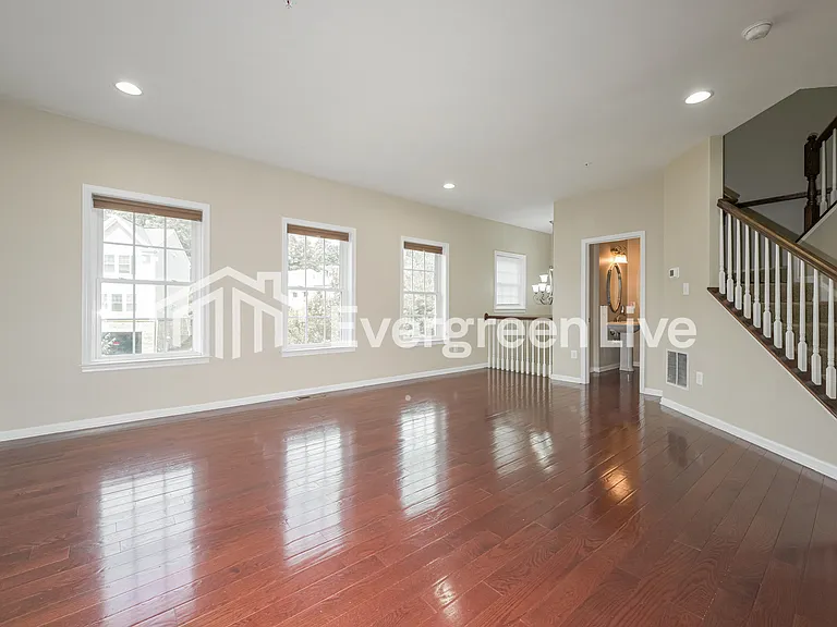 3126 Raintree Dr — Photo 2
