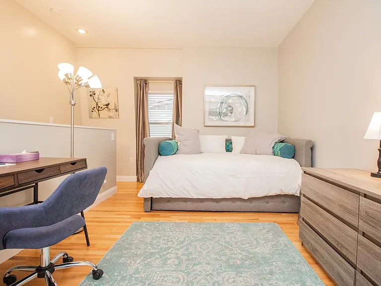 23 Jay St #B — Photo 29