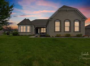 5218 Sweetwater Dr, Noblesville, IN 46062