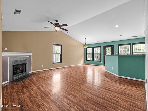 3rd image of 107 Farmgate Drive