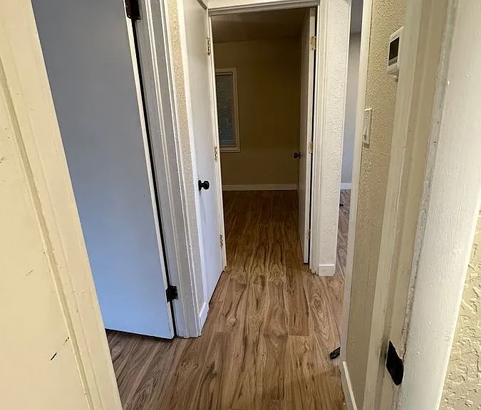 225 E Louise Ave — Photo 15