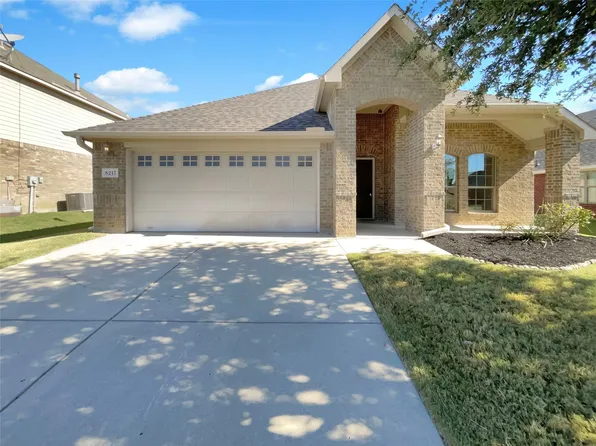 8217 Tierra Del Sol Rd, Arlington, TX 76002