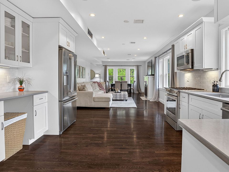 1st image of 319 Forest Hills St #2