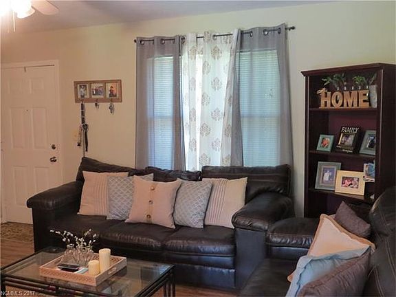 4th image of 3 Laurel Brook Dr