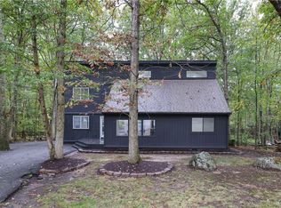 4276 Woodacres Dr, East Stroudsburg, PA 18301