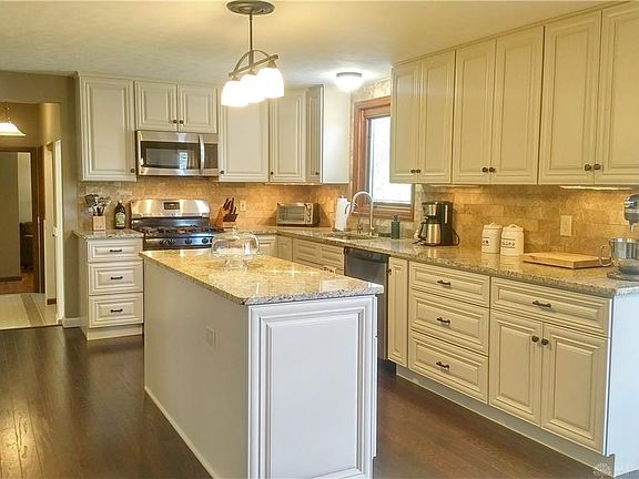 4th image of 4098 Abbeygate Dr
