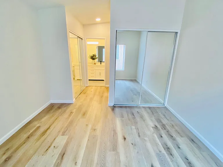3932 Hamilton St #7 — Photo 10