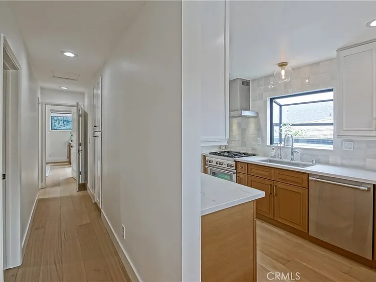 320 Marine Ave — Photo 26