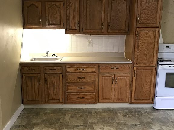 Kitchen with nice storage