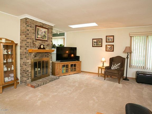 3rd image of 1101 Kenton Dr