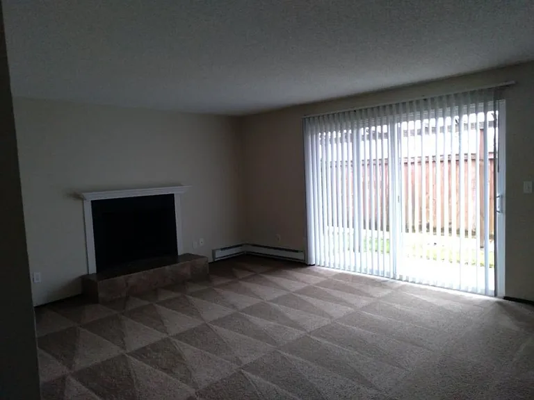 2722C Crystal Springs Rd W — Photo 7