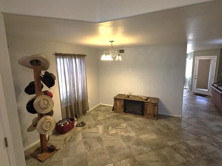 1734 E Pontiac Dr — Photo 17