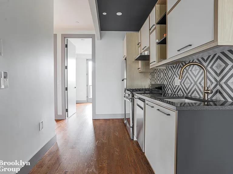 1894 De Kalb Ave #3 — Photo 8