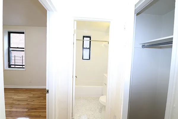 Rented by Oxford Property Group | media 11