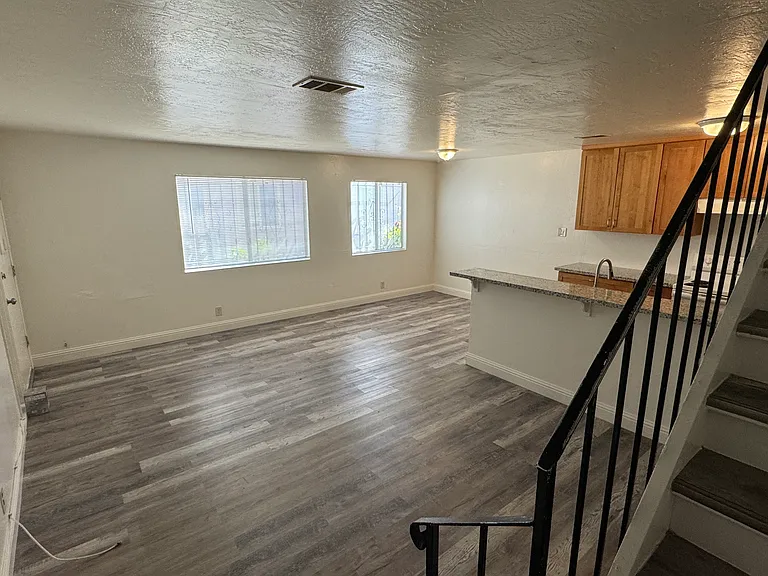 2205 Peppertree Way #2 — Photo 4