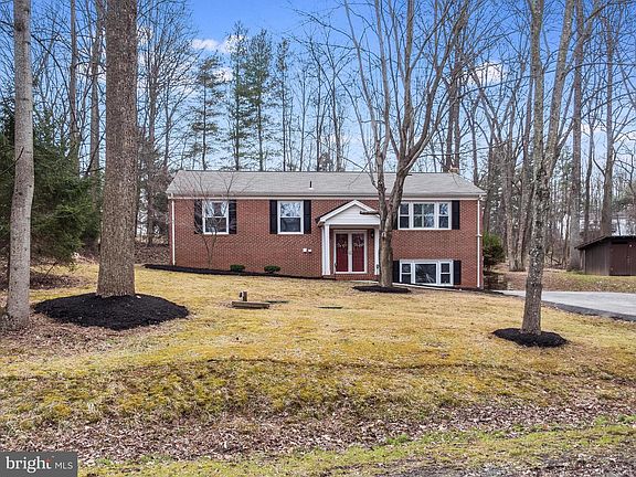 3rd image of 5213 Beverly Ct