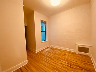 Rented by Metropolis Real Estate of Manhattan