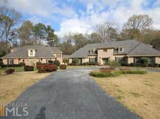 1176 Oleander Dr, Lilburn, GA 30047