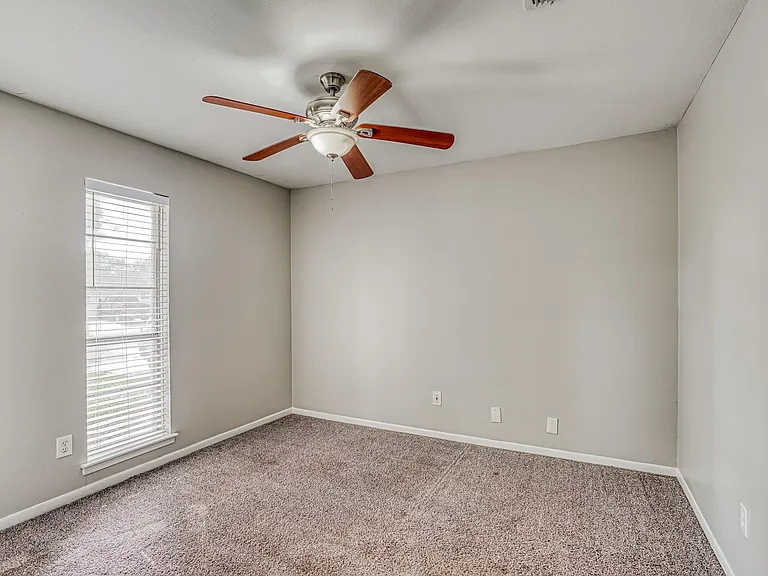 6610 Rowell Ct — Photo 14