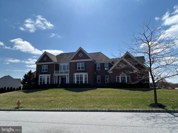 412 Mercer Dr, Downingtown, PA 19335
