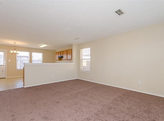 5th image of 2612 Lucas Dr