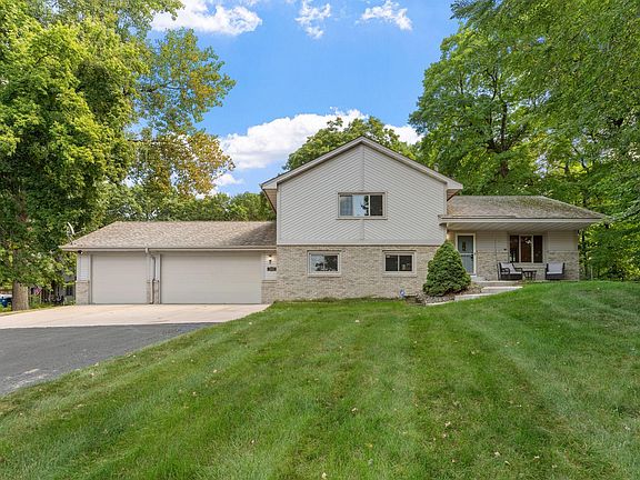 2nd image of 7657 N Shore Cir N